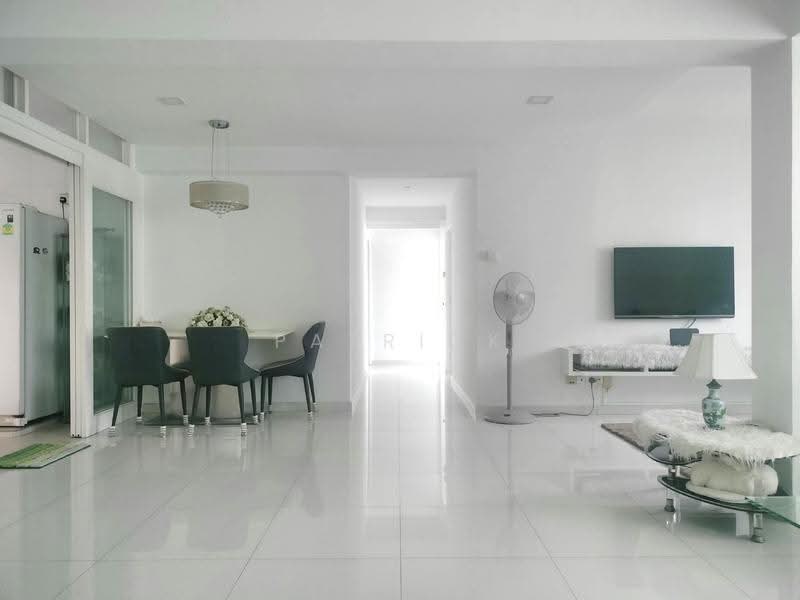 779 Woodlands Crescent, 779 Woodlands Crescent, Admiralty / Woodlands, 3 Bedrooms, 1,291 sqft, HDB Flat For Sale, by Patrick Chiok, 500257063 - PropertyGuru.com.sg
