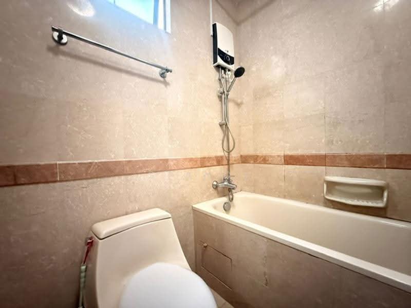 Tanglin Regency, 381 Tanglin Road, Tanglin / Holland / Bukit Timah, 2 Bedrooms, 883 sqft, Condominium For Rent, by Standy Ong, 500257064 - Bathroom - PropertyGuru.com.sg