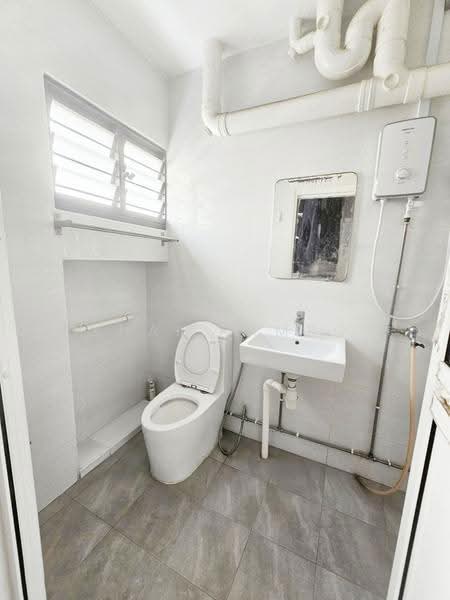 505 Choa Chu Kang Street 51, 505 Choa Chu Kang Street 51, Dairy Farm / Bukit Panjang / Choa Chu Kang, 3 Bedrooms, 1,163 sqft, HDB Flat For Rent, by Khai Rambo, 500257066 - Bathroom - PropertyGuru.com.sg