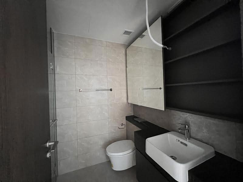Parc Clematis, 8 Jalan Lempeng, Buona Vista / West Coast / Clementi New Town, Room Rental, 150 sqft, Condominium For Rent, by Angie Hong 方安琪, 500257075 - Bathroom - PropertyGuru.com.sg