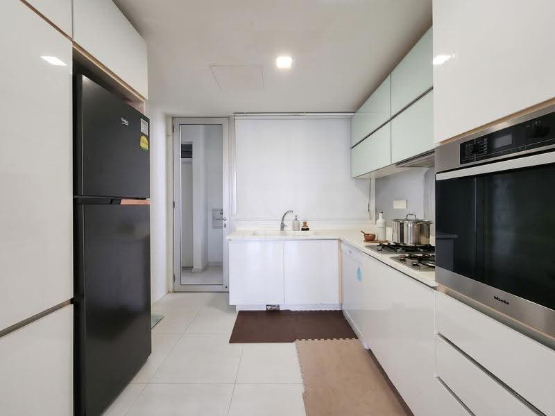 Cairnhill Residences, 31 Cairnhill Circle, Orchard / River Valley, 3 Bedrooms, 1,173 sqft, Apartment For Rent, by Lim Zhao Xuan, 500257079 - Kitchen - PropertyGuru.com.sg