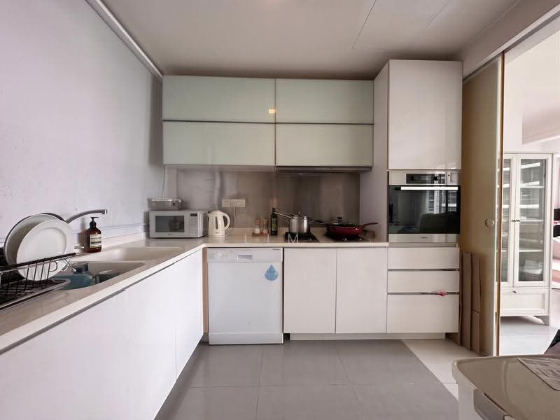 Cairnhill Residences, 31 Cairnhill Circle, Orchard / River Valley, 3 Bedrooms, 1,173 sqft, Apartment For Rent, by Lim Zhao Xuan, 500257079 - Kitchen - PropertyGuru.com.sg