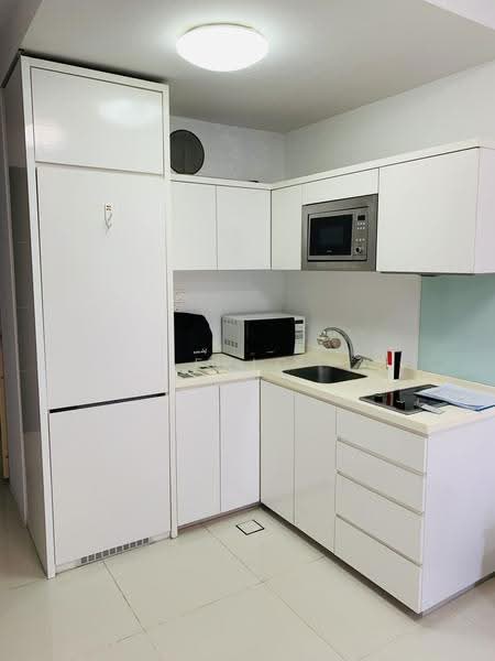 Siglap V, 2 First Street, East Coast / Marine Parade, 1 Bedroom, 581 sqft, Condominium For Rent, by Eric See, 500257083 - Kitchen - PropertyGuru.com.sg