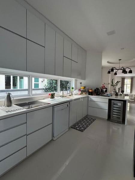 Chuan Green, 14 Chuan Drive, Hougang / Punggol / Sengkang, 4 Bedrooms, 4,000 sqft, Semi-Detached House For Sale, by Vincent Ong, 500257101 - Kitchen - PropertyGuru.com.sg