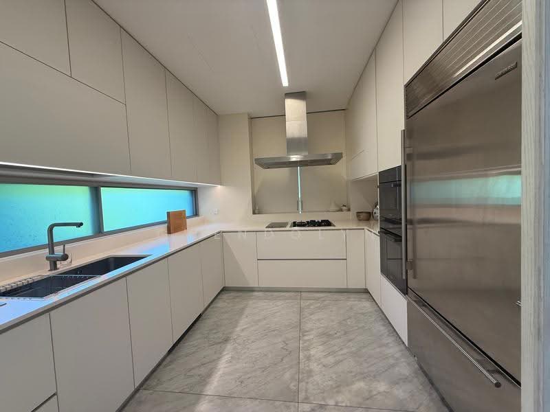 An Exquisite Residence Offering Refined Luxury, Tanglin, Tanglin / Holland / Bukit Timah, 2 Bedrooms, 8,000 sqft, Good Class Bungalow For Rent, by Gwendolyn Xu ( 徐瀞 ), 500257103 - Kitchen - PropertyGuru.com.sg