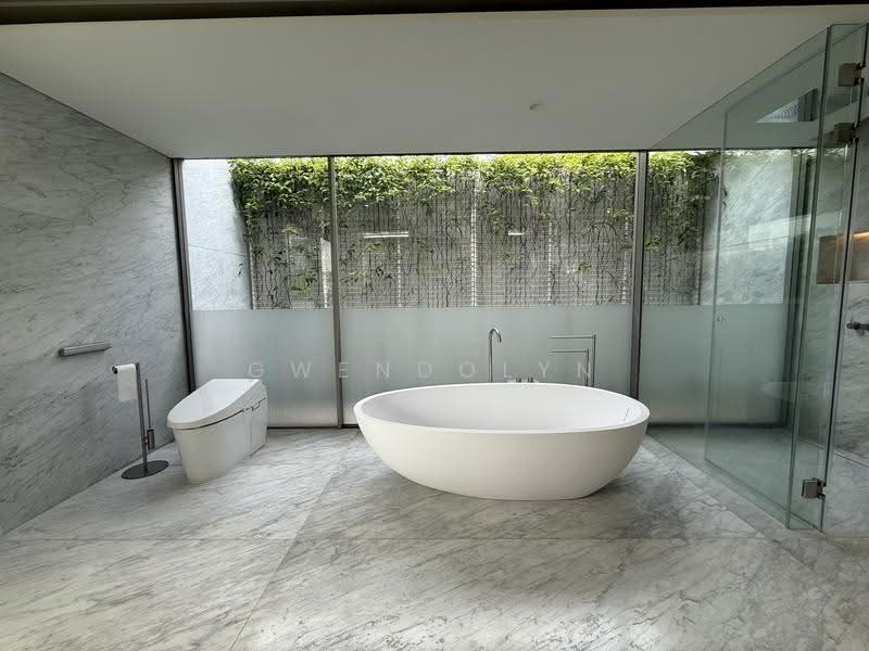 An Exquisite Residence Offering Refined Luxury, Tanglin, Tanglin / Holland / Bukit Timah, 2 Bedrooms, 8,000 sqft, Good Class Bungalow For Rent, by Gwendolyn Xu ( 徐瀞 ), 500257103 - Bathroom - PropertyGuru.com.sg