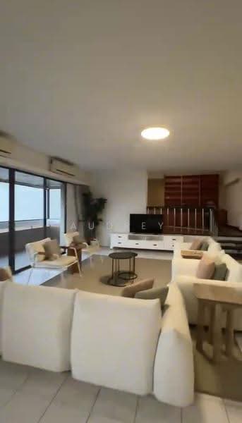 The Cairnhill, 4 Cairnhill Rise, Orchard / River Valley, 4 Bedrooms, 2,896 sqft, Condominium For Rent, by Audrey Soo, 500257104 - Living Room - PropertyGuru.com.sg