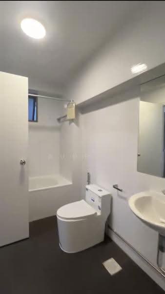 The Cairnhill, 4 Cairnhill Rise, Orchard / River Valley, 4 Bedrooms, 2,896 sqft, Condominium For Rent, by Audrey Soo, 500257104 - Bathroom - PropertyGuru.com.sg