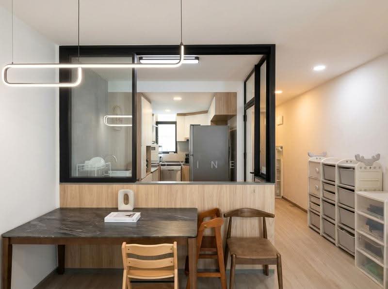 Lilydale, 556 Yishun Ave 6, Sembawang / Yishun, 3 Bedrooms, 1,270 sqft, Condominium For Sale, by Roxine Ang, 500257105 - Kitchen - PropertyGuru.com.sg