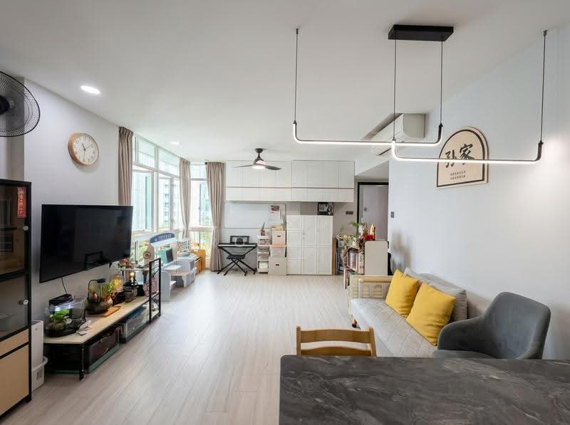Lilydale, 556 Yishun Ave 6, Sembawang / Yishun, 3 Bedrooms, 1,270 sqft, Condominium For Sale, by Roxine Ang, 500257105 - Living Room - PropertyGuru.com.sg