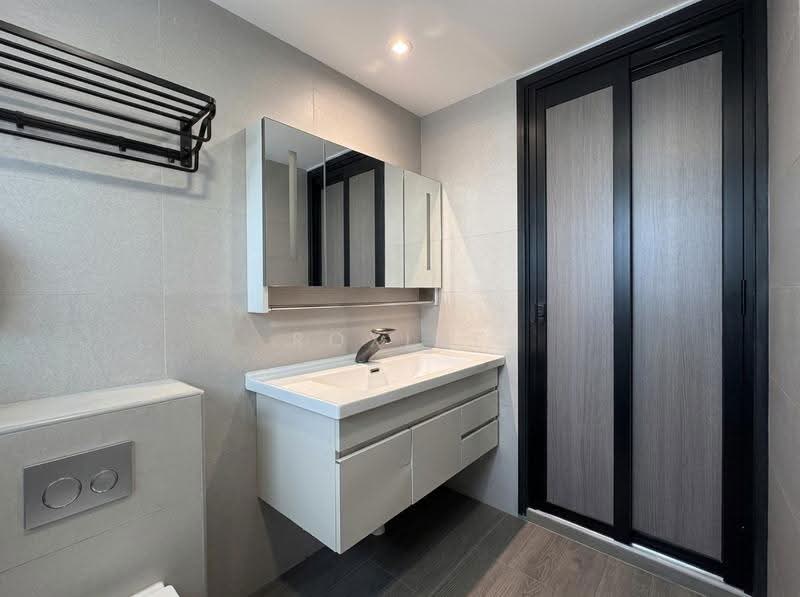 Lilydale, 556 Yishun Ave 6, Sembawang / Yishun, 3 Bedrooms, 1,270 sqft, Condominium For Sale, by Roxine Ang, 500257105 - Bathroom - PropertyGuru.com.sg
