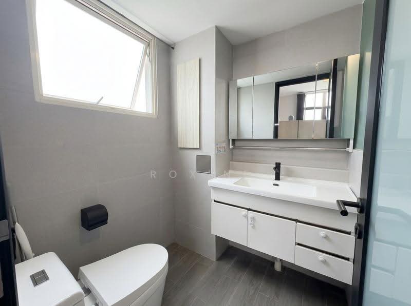Lilydale, 556 Yishun Ave 6, Sembawang / Yishun, 3 Bedrooms, 1,270 sqft, Condominium For Sale, by Roxine Ang, 500257105 - Bathroom - PropertyGuru.com.sg