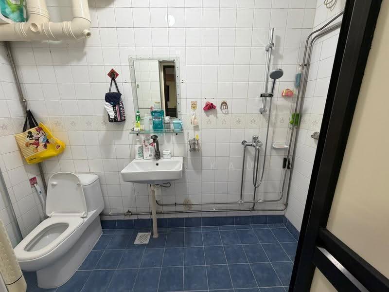791 Choa Chu Kang North 6, 791 Choa Chu Kang North 6, Dairy Farm / Bukit Panjang / Choa Chu Kang, 3 Bedrooms, 1,162 sqft, HDB Flat For Sale, by Dane Kau 高国豪, 500257114 - Bathroom - PropertyGuru.com.sg