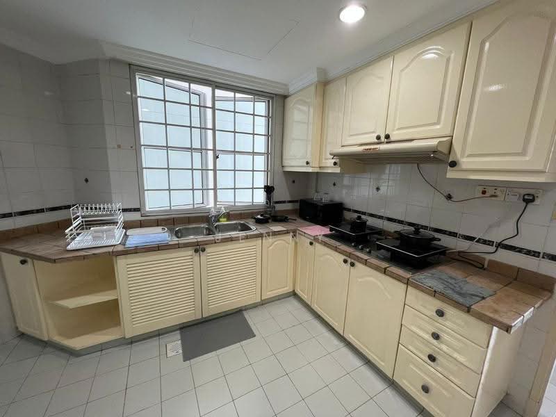 Elias Green, Pasir Ris / Tampines, 6 Bedrooms, 1,560 sqft, Condominium For Rent, by Jenny Ong, 500257120 - Kitchen - PropertyGuru.com.sg