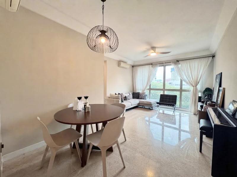 Gardenvista, 952 Dunearn Road, Clementi Park / Upper Bukit Timah, 2 Bedrooms, 872 sqft, Condominium For Sale, by Desiree Leung, 500257123 - Living Room - PropertyGuru.com.sg