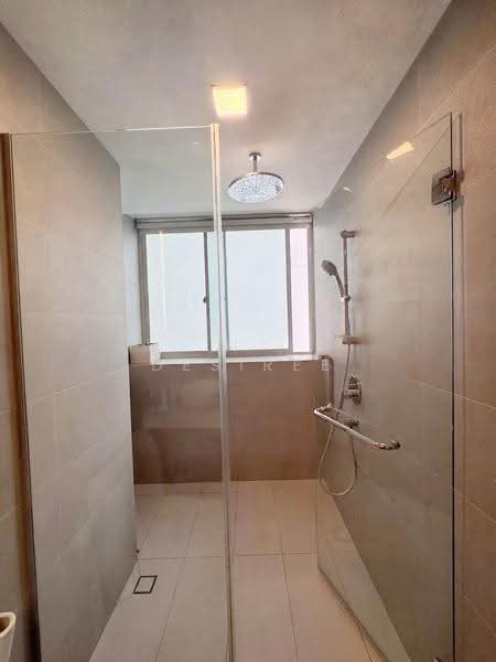 Gardenvista, 952 Dunearn Road, Clementi Park / Upper Bukit Timah, 2 Bedrooms, 872 sqft, Condominium For Sale, by Desiree Leung, 500257123 - Bathroom - PropertyGuru.com.sg