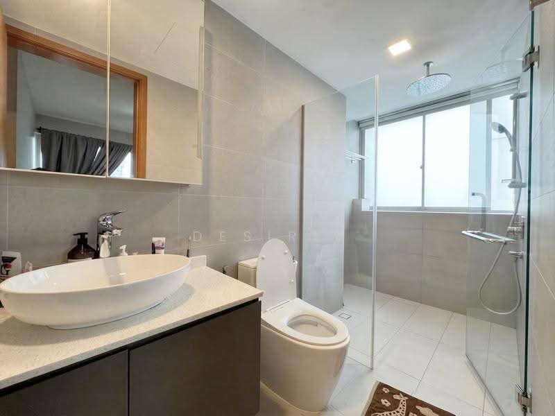 Gardenvista, 952 Dunearn Road, Clementi Park / Upper Bukit Timah, 2 Bedrooms, 872 sqft, Condominium For Sale, by Desiree Leung, 500257123 - Bathroom - PropertyGuru.com.sg