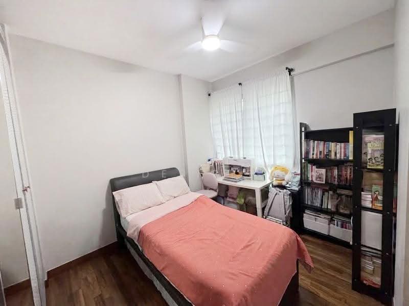 Gardenvista, 952 Dunearn Road, Clementi Park / Upper Bukit Timah, 2 Bedrooms, 872 sqft, Condominium For Sale, by Desiree Leung, 500257123 - Huge corridor Bedroom - PropertyGuru.com.sg
