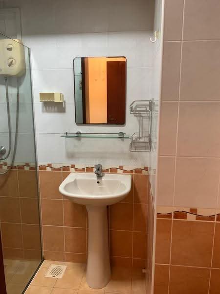 436A Fernvale Road, 436A Fernvale Road, Seletar / Yio Chu Kang, 3 Bedrooms, 1,033 sqft, HDB Flat For Rent, by Chris Soo, 500257137 - Bathroom - PropertyGuru.com.sg