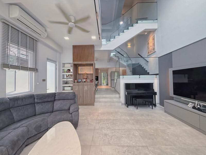 Loyang Villas, Loyang Rise, Changi Airport / Changi Village, 4 Bedrooms, 3,000 sqft, Corner Terrace For Sale, by Janice Chan, 500257144 - Living Room - PropertyGuru.com.sg