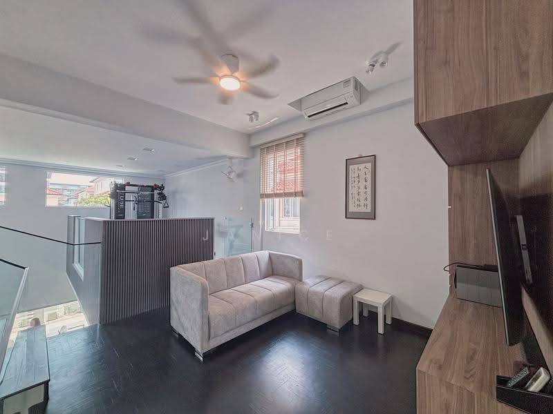 Loyang Villas, Loyang Rise, Changi Airport / Changi Village, 4 Bedrooms, 3,000 sqft, Corner Terrace For Sale, by Janice Chan, 500257144 - Living Room - PropertyGuru.com.sg