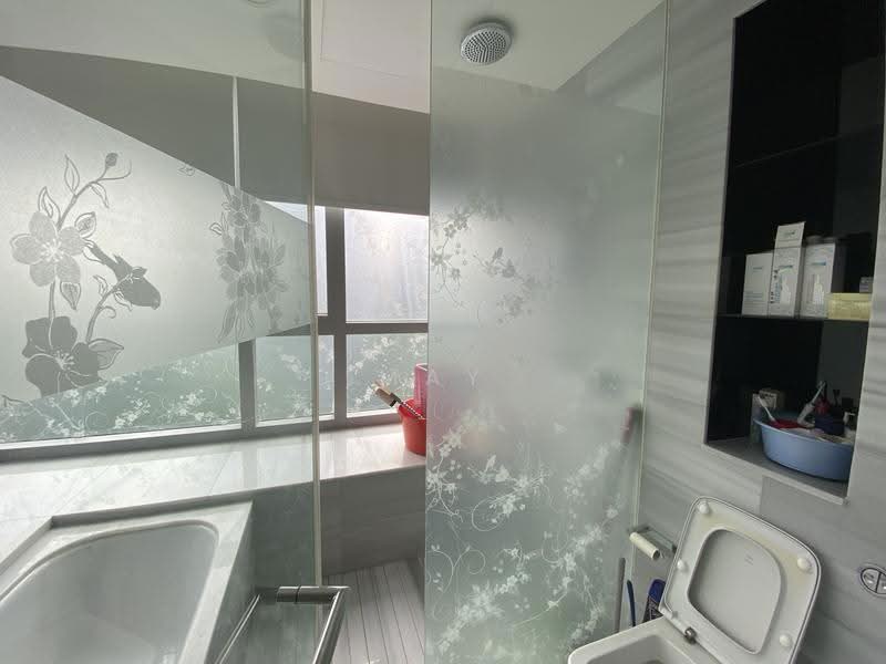Hallmark Residences, 21 Ewe Boon Road, Tanglin / Holland / Bukit Timah, 3 Bedrooms, 1,518 sqft, Condominium For Rent, by May Li, 500257146 - Bathroom - PropertyGuru.com.sg