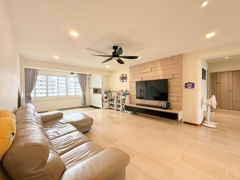 129 Lorong Ah Soo, 129 Lorong Ah Soo, Hougang / Punggol / Sengkang, 3 Bedrooms, 1,421 sqft, HDB Flat For Sale, by James Yeo, 500257148 - Living Room - PropertyGuru.com.sg