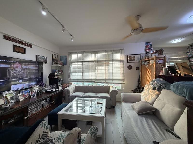 815A Choa Chu Kang Avenue 7, 815A Choa Chu Kang Avenue 7, Dairy Farm / Bukit Panjang / Choa Chu Kang, 2 Bedrooms, 1,001 sqft, HDB Flat For Sale, by Ken Lim, 500257151 - Living Room - PropertyGuru.com.sg