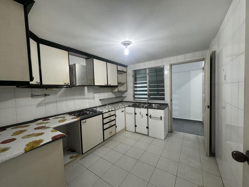 Sunbird Road, Sunbird Road/Upper Changi Road East/Upper Changi Road, Bedok / Upper East Coast, 3 Bedrooms, 1,356 sqft, Apartment For Sale, by Winston Lim, 500257162 - Kitchen - PropertyGuru.com.sg