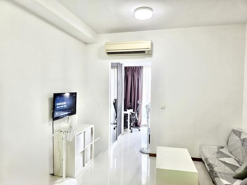 Suites @ Katong, 263 Tanjong Katong Road, East Coast / Marine Parade, 1 Bedroom, 388 sqft, Condominium For Rent, by Desiree Ang, 500257163 - Living Room - PropertyGuru.com.sg