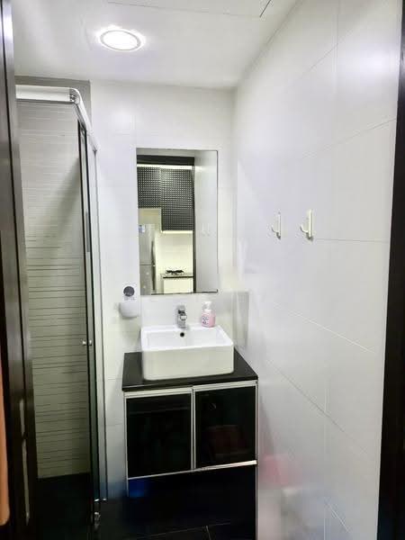 Suites @ Katong, 263 Tanjong Katong Road, East Coast / Marine Parade, 1 Bedroom, 388 sqft, Condominium For Rent, by Desiree Ang, 500257163 - Bathroom - PropertyGuru.com.sg