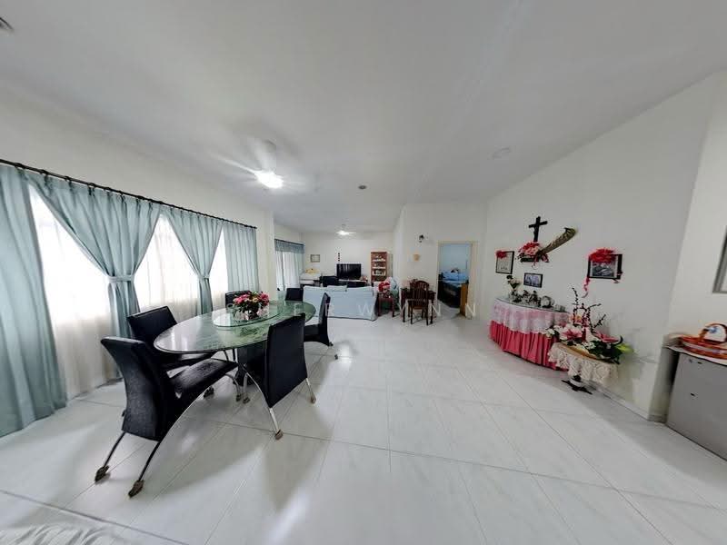 Short term lease only I Serangoon Gardens Semi-D in a Tranquil Landed Enclave, Hougang / Punggol / Sengkang, 3 Bedrooms, 2,200 sqft, Semi-Detached House For Rent, by Sherwynn Chong, 500257183 - Living Room - PropertyGuru.com.sg