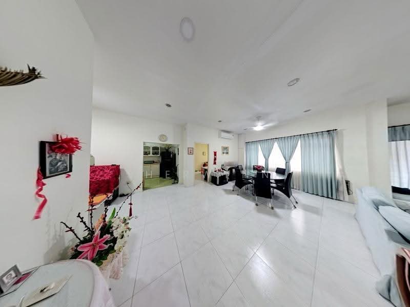 Short term lease only I Serangoon Gardens Semi-D in a Tranquil Landed Enclave, Hougang / Punggol / Sengkang, 3 Bedrooms, 2,200 sqft, Semi-Detached House For Rent, by Sherwynn Chong, 500257183 - Living Room - PropertyGuru.com.sg