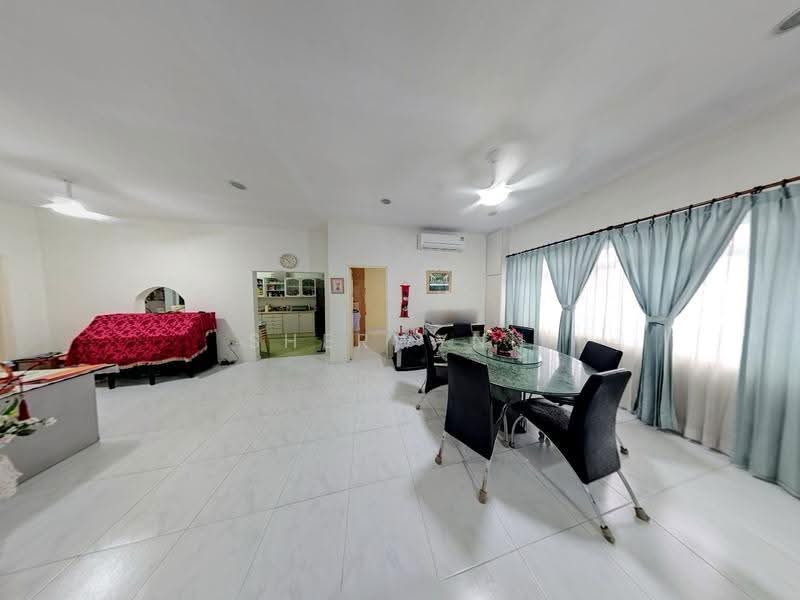 Short term lease only I Serangoon Gardens Semi-D in a Tranquil Landed Enclave, Hougang / Punggol / Sengkang, 3 Bedrooms, 2,200 sqft, Semi-Detached House For Rent, by Sherwynn Chong, 500257183 - Living Room - PropertyGuru.com.sg