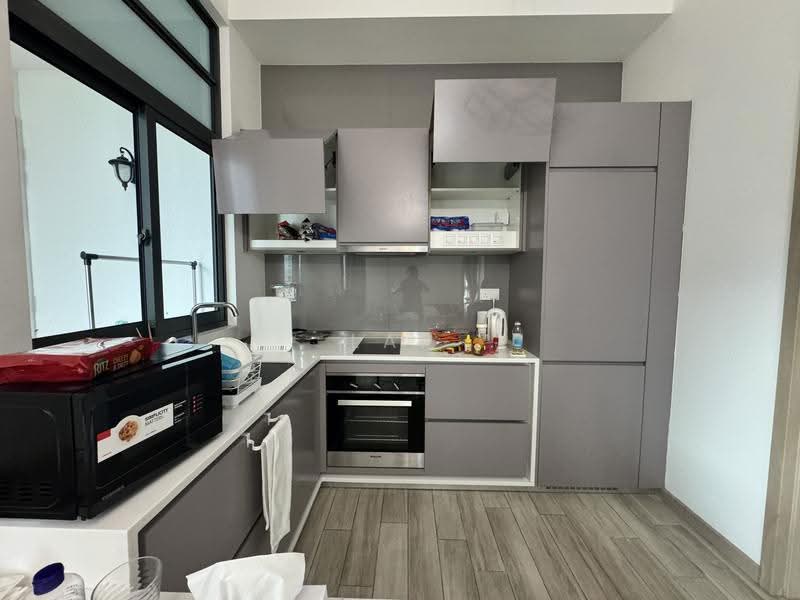 J Gateway, 6 Gateway Drive, Boon Lay / Jurong / Tuas, 2 Bedrooms, 743 sqft, Condominium For Rent, by Lai Kong Fei, 500257209 - Kitchen - PropertyGuru.com.sg