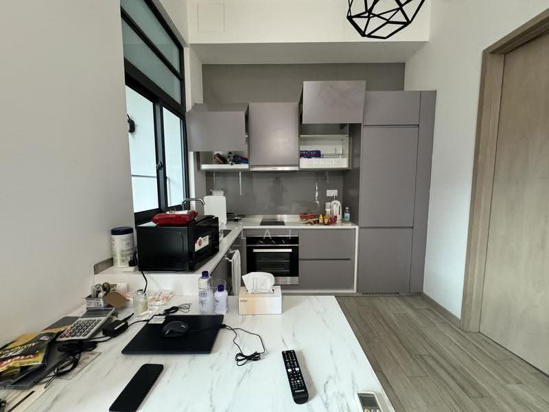J Gateway, 6 Gateway Drive, Boon Lay / Jurong / Tuas, 2 Bedrooms, 743 sqft, Condominium For Rent, by Lai Kong Fei, 500257209 - Kitchen - PropertyGuru.com.sg