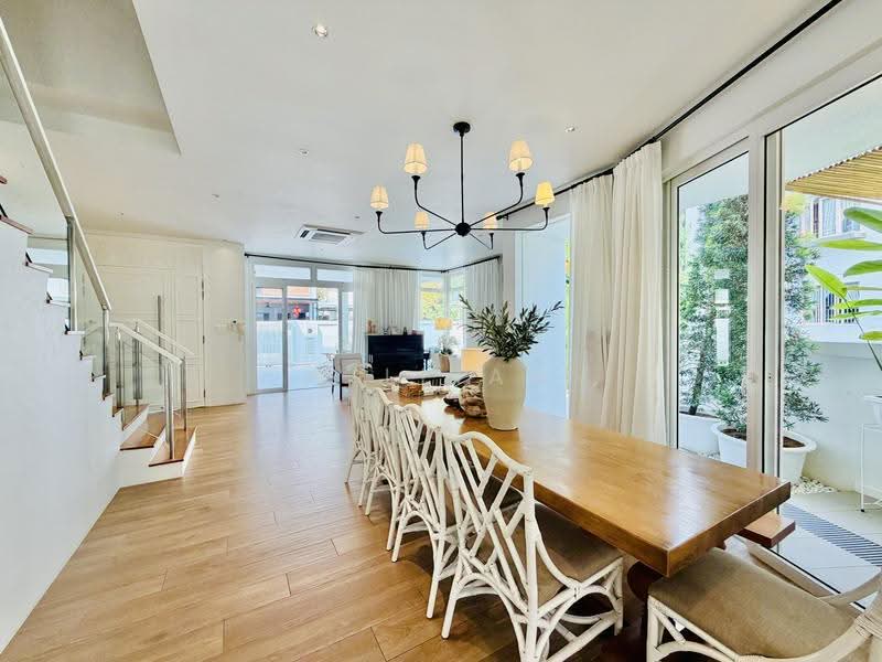Resort-inspired 3 Sty Freehold Semi-Detached with Pool Near Kovan MRT, 3 Sty Freehold SD in Kovan / Highland Road / Flower Road /, Hougang / Punggol / Sengkang, 4 Bedrooms, 4,500 sqft, Semi-Detached House For Sale, by William Hong, 500257213 - Dining Room - PropertyGuru.com.sg