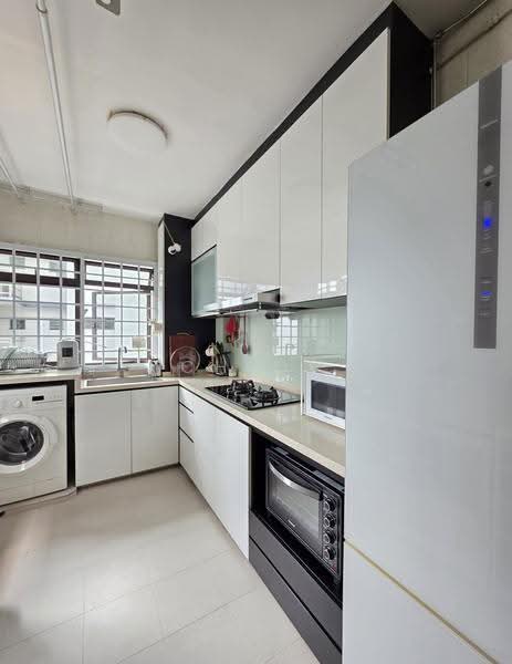 200D Sengkang East Road, 200D Sengkang East Road, Hougang / Punggol / Sengkang, 3 Bedrooms, 969 sqft, HDB Flat For Sale, by Chloe Yap, 500257217 - Kitchen - PropertyGuru.com.sg