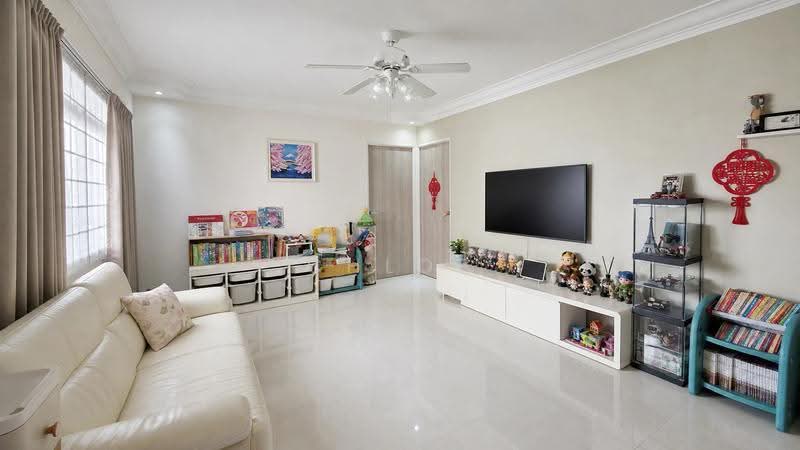 200D Sengkang East Road, 200D Sengkang East Road, Hougang / Punggol / Sengkang, 3 Bedrooms, 969 sqft, HDB Flat For Sale, by Chloe Yap, 500257217 - Living Room - PropertyGuru.com.sg