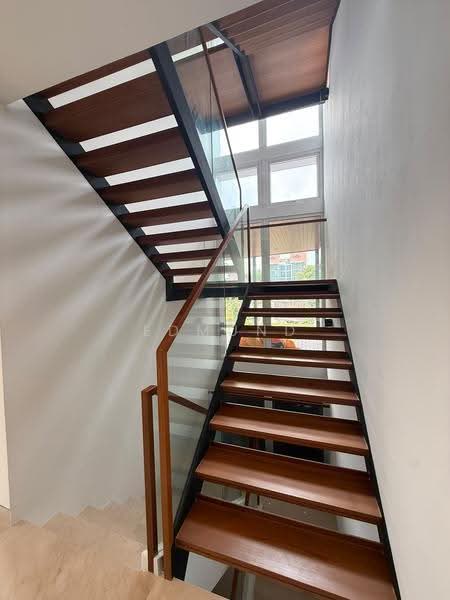 ★ FREEHOLD ★ 1KM TO TAO NAN ★ MODERN REBUILT HOME ★ HOME LIFT ★ PRIVATE POOL ★, Coveted East Coast Enclave, East Coast / Marine Parade, 6 Bedrooms, 7,600 sqft, Corner Terrace For Sale, by Edmund Seah, 500257223 - Interior - PropertyGuru.com.sg