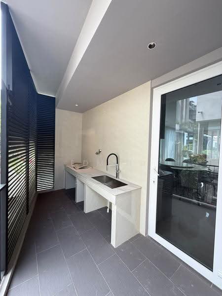 ★ FREEHOLD ★ 1KM TO TAO NAN ★ MODERN REBUILT HOME ★ HOME LIFT ★ PRIVATE POOL ★, Coveted East Coast Enclave, East Coast / Marine Parade, 6 Bedrooms, 7,600 sqft, Corner Terrace For Sale, by Edmund Seah, 500257223 - Balcony - PropertyGuru.com.sg