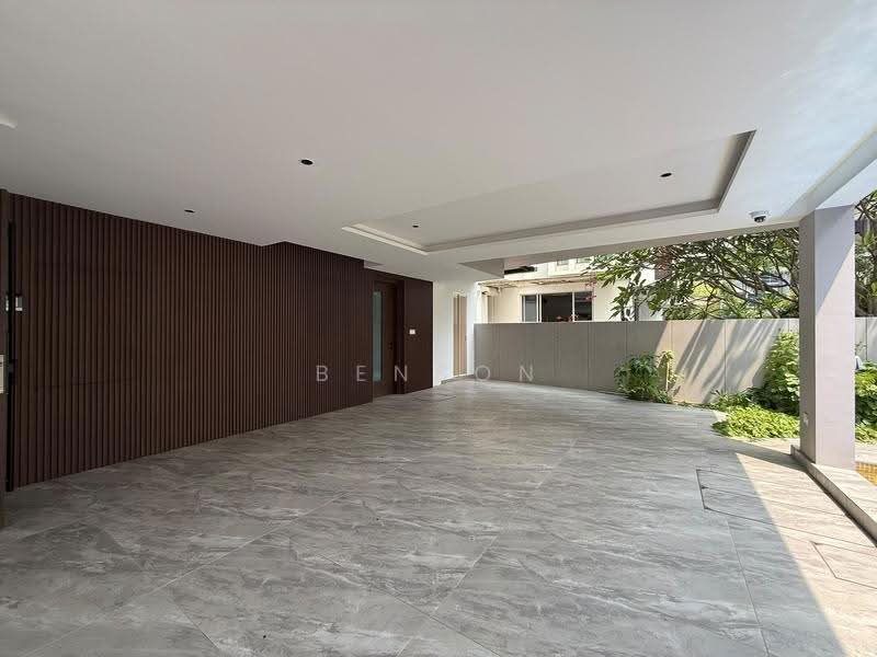 ★ FREEHOLD ★ 1KM TO TAO NAN ★ MODERN REBUILT HOME ★ HOME LIFT ★ PRIVATE POOL ★, Coveted East Coast Enclave, East Coast / Marine Parade, 6 Bedrooms, 7,600 sqft, Corner Terrace For Sale, by Benson Goh, 500257233 - Exterior - PropertyGuru.com.sg