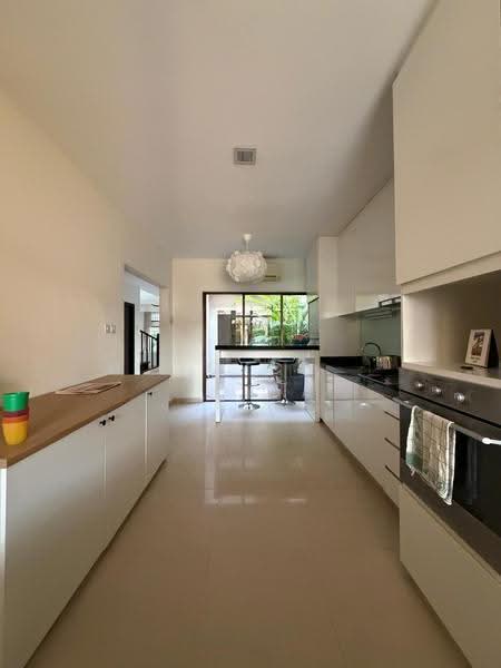 Serangoon Garden Estate, Cooling Close, Hougang / Punggol / Sengkang, 5 Bedrooms, 5,000 sqft, Semi-Detached House For Rent, by Joyce Tan, 500257240 - PropertyGuru.com.sg