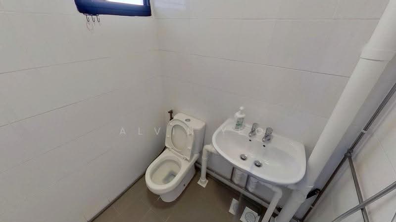 149 Silat Avenue, 149 Silat Avenue, Alexandra / Commonwealth, 1 Bedroom, 600 sqft, HDB Flat For Rent, by Alvin Yeo, 500257270 - Bathroom - PropertyGuru.com.sg