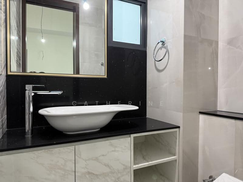 Belgravia Ace, 379 Belgravia Drive, Seletar / Yio Chu Kang, 5 Bedrooms, 3,929 sqft, Cluster House For Sale, by Catherine PANG, 500257285 - Bathroom - PropertyGuru.com.sg