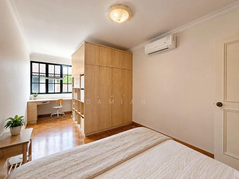 ✸RARE INTER TER NEAR NAMLY PRECINCT & BUS STOPS✸SIXTH AVENUE MRT STATION✸ABLE TO MAX UP TO 3.5-STY✸, Sixth Crescent Avenue Namly Lasia Lemon Lotus Ming Teck Park Jalan Siantan Mount Sinai Henry Grove Hillcrest Watten Greenwood Shelford Shrewsbury Swiss View King's Fernhill Dyson Bo Seng Asuhan Jintan Novena Adat Elok Mount Rosie Coronation Goldhill, Tanglin / Holland / Bukit Timah, 5 Bedrooms, 2,500 sqft, Terraced House For Sale, by Damian Tan 陈係赈, 500257296 - Bedroom 3 - PropertyGuru.com.sg