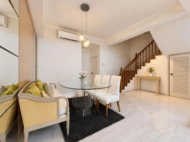✸RARE INTER TER NEAR NAMLY PRECINCT & BUS STOPS✸SIXTH AVENUE MRT STATION✸ABLE TO MAX UP TO 3.5-STY✸, Sixth Crescent Avenue Namly Lasia Lemon Lotus Ming Teck Park Jalan Siantan Mount Sinai Henry Grove Hillcrest Watten Greenwood Shelford Shrewsbury Swiss View King's Fernhill Dyson Bo Seng Asuhan Jintan Novena Adat Elok Mount Rosie Coronation Goldhill, Tanglin / Holland / Bukit Timah, 5 Bedrooms, 2,500 sqft, Terraced House For Sale, by Damian Tan 陈係赈, 500257296 - Dining Room - PropertyGuru.com.sg