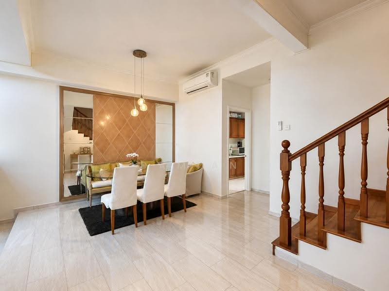 ✸RARE INTER TER NEAR NAMLY PRECINCT & BUS STOPS✸SIXTH AVENUE MRT STATION✸ABLE TO MAX UP TO 3.5-STY✸, Sixth Crescent Avenue Namly Lasia Lemon Lotus Ming Teck Park Jalan Siantan Mount Sinai Henry Grove Hillcrest Watten Greenwood Shelford Shrewsbury Swiss View King's Fernhill Dyson Bo Seng Asuhan Jintan Novena Adat Elok Mount Rosie Coronation Goldhill, Tanglin / Holland / Bukit Timah, 5 Bedrooms, 2,500 sqft, Terraced House For Sale, by Damian Tan 陈係赈, 500257296 - Dining Room - PropertyGuru.com.sg