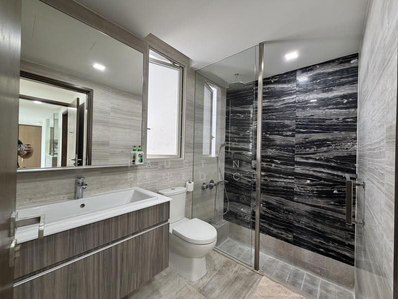 eCO, 281 Bedok South Avenue 3, Bedok / Upper East Coast, 2 Bedrooms, 840 sqft, Condominium For Rent, by Faustine Benedict, 500257306 - Master bathroom - PropertyGuru.com.sg