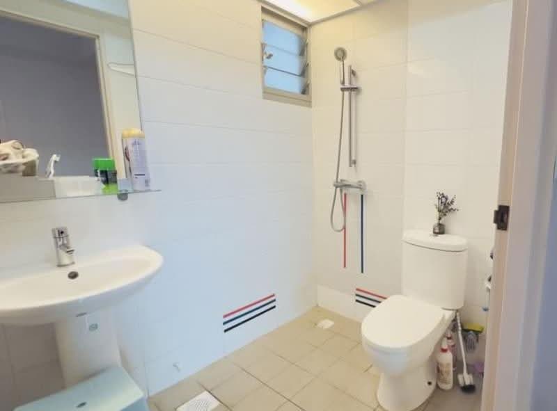 79B Toa Payoh Central, 79B Toa Payoh Central, Balestier / Toa Payoh, 3 Bedrooms, 1,000 sqft, HDB Flat For Rent, by Andy Kuah, 500257312 - Bathroom - PropertyGuru.com.sg